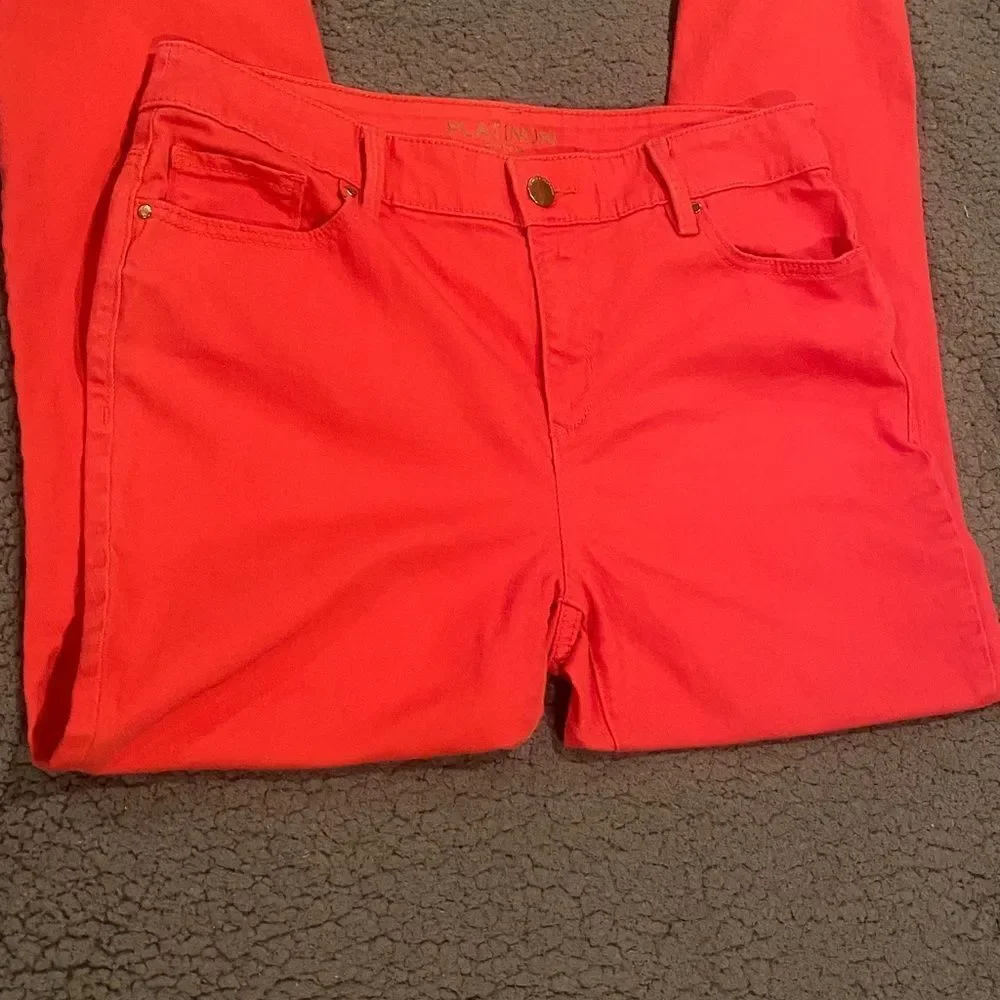 Chico’s Platinum Cropped Pants - Picture 6 of 14